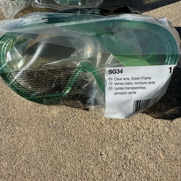 New protective goggles - Picture 2 of 4